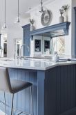 Кухня синего цвета в интерьере