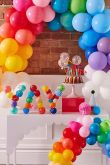 Детская комната с воздушными шарами