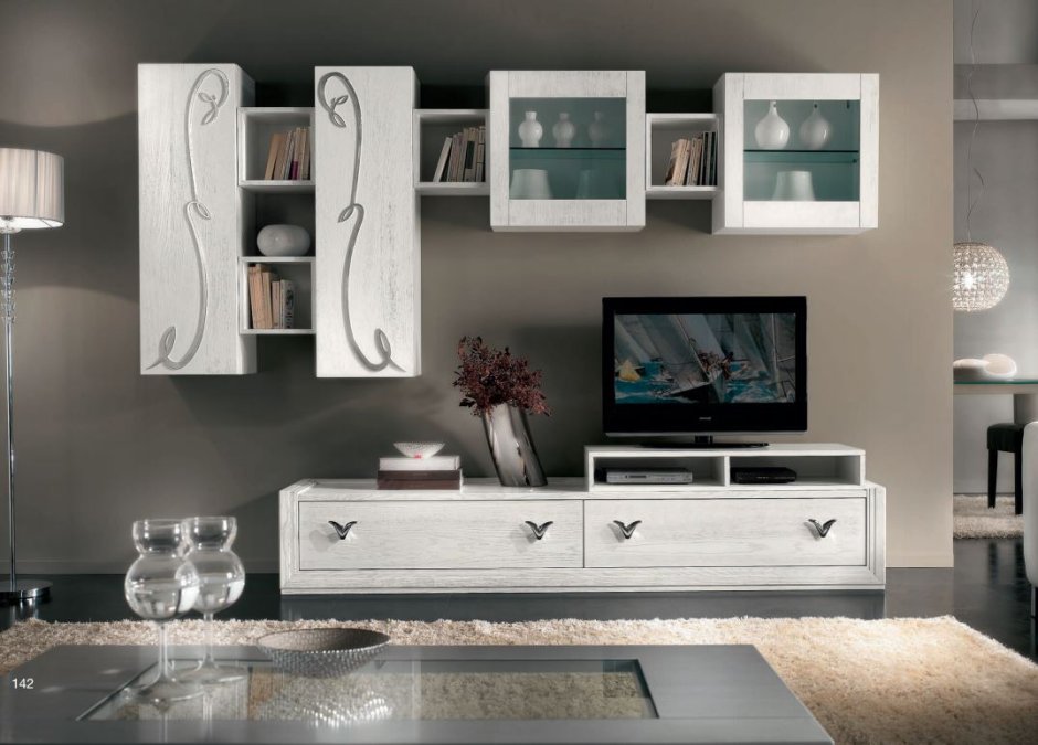 Гостиная Неоклассика с зеленым диваном