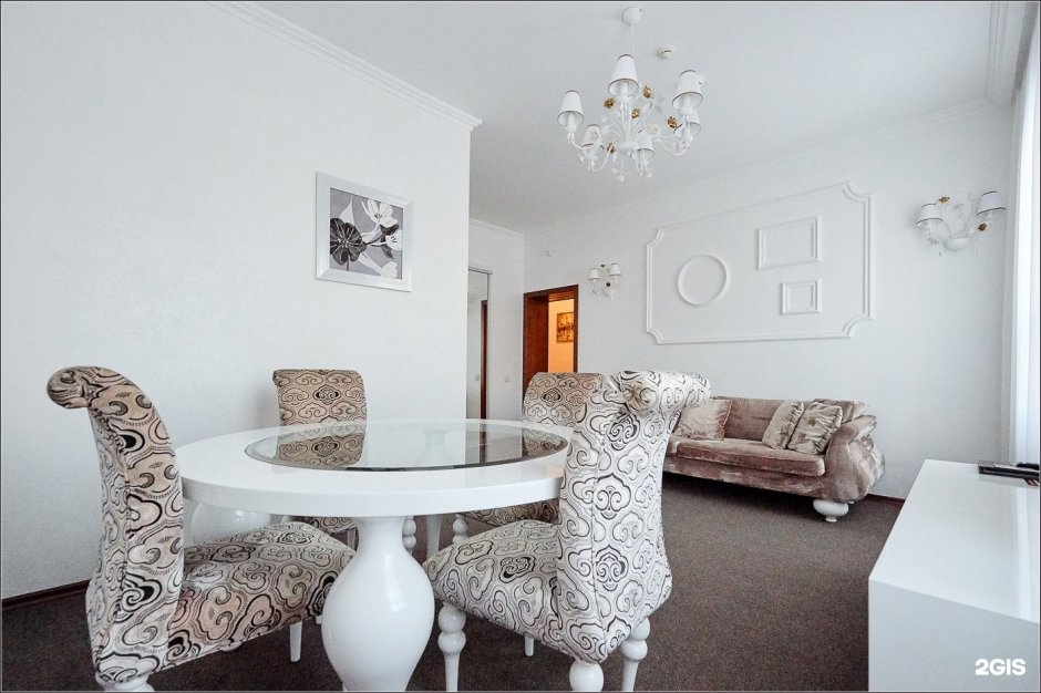 Сочетание мрамора и текстиля в интерьере