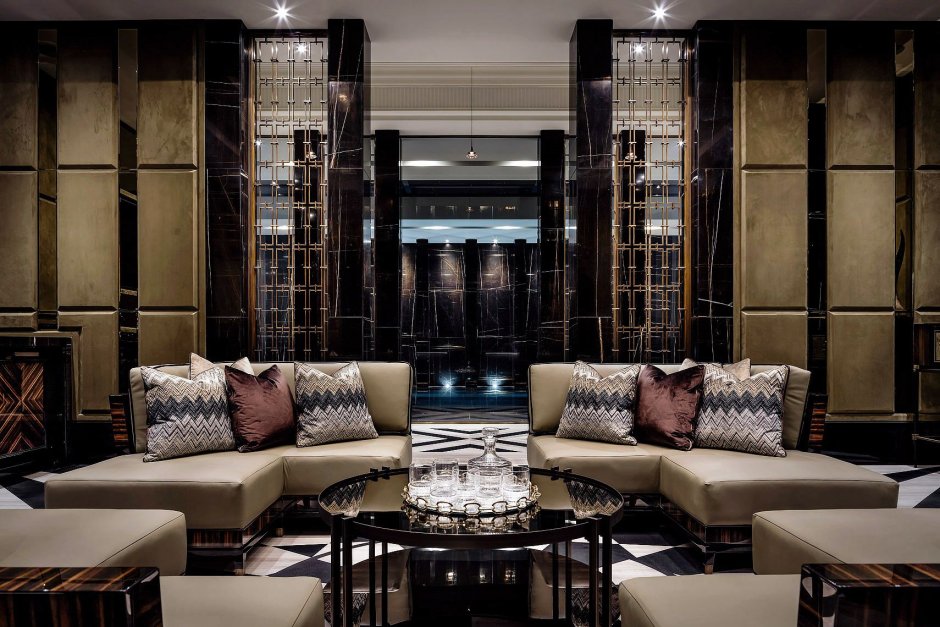 Колониальный интерьер синий