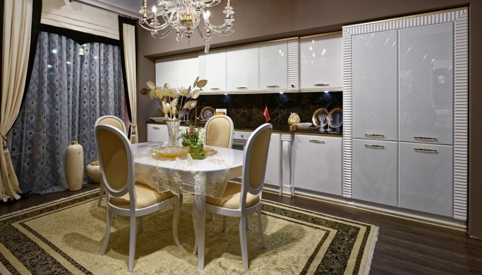 Итальянские столы в классическом стиле Stilema