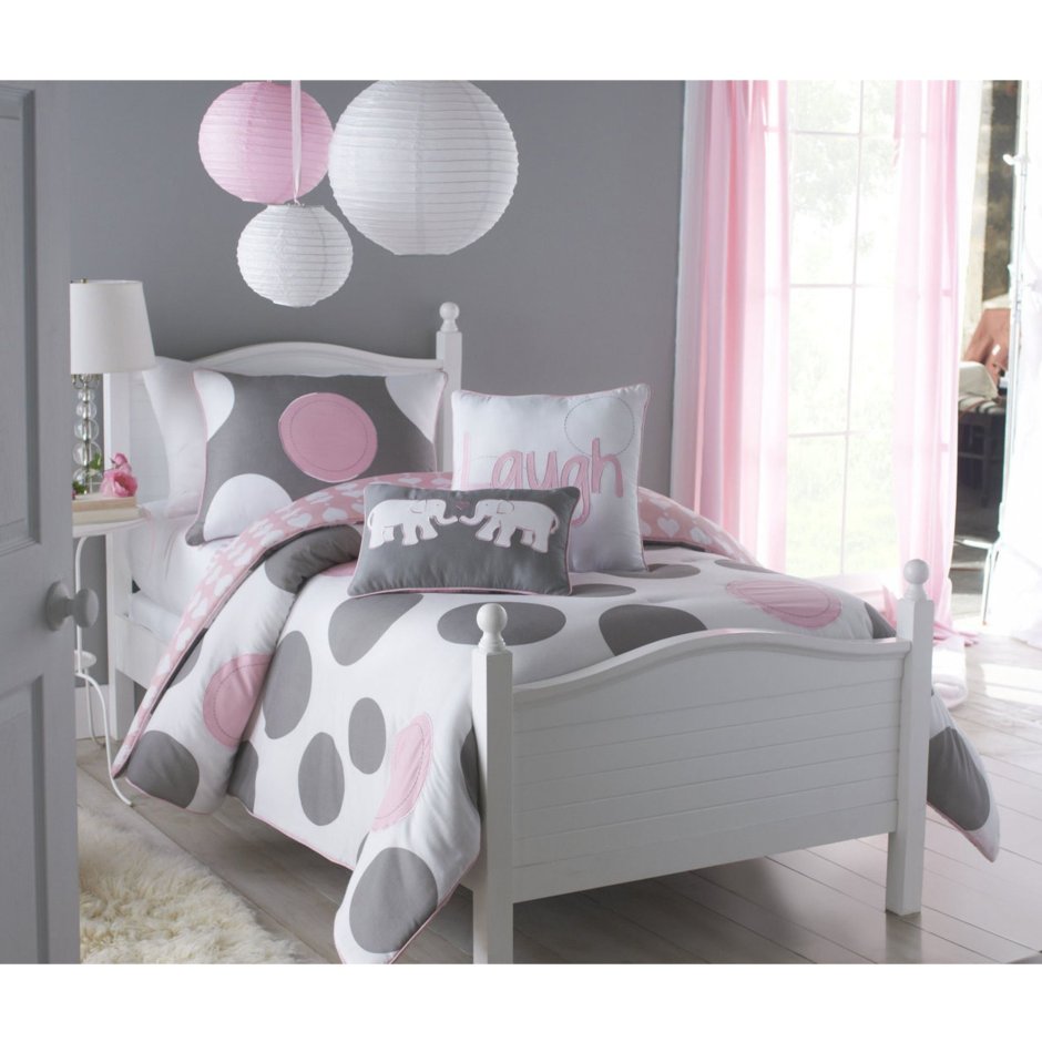 Кровать для подростков в розовых тонах