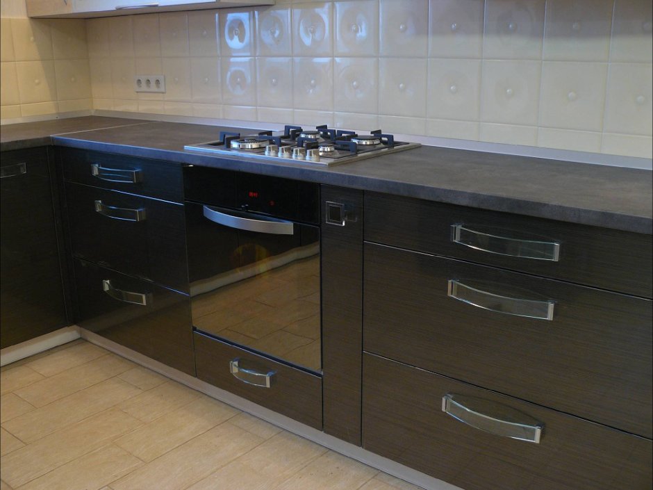 Кухонный гарнитур с варочной панелью и духовым шкафом