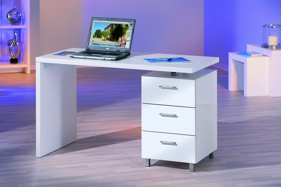 Компьютерный стол белый на ножках
