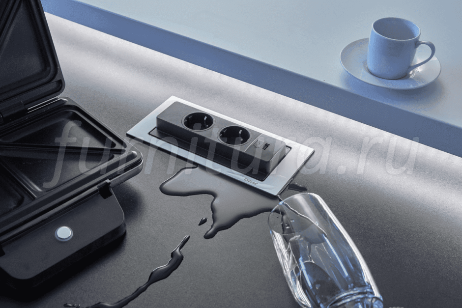 Розетка Evoline Backflip