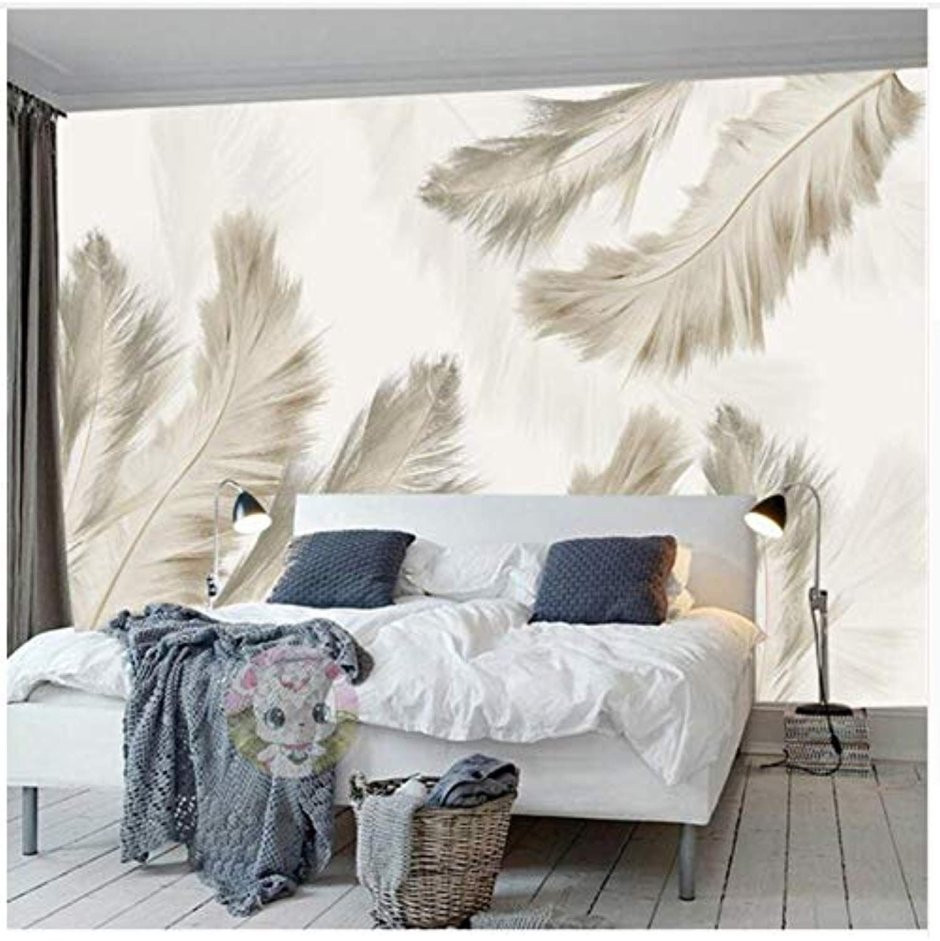 Спальня с перьями на стене