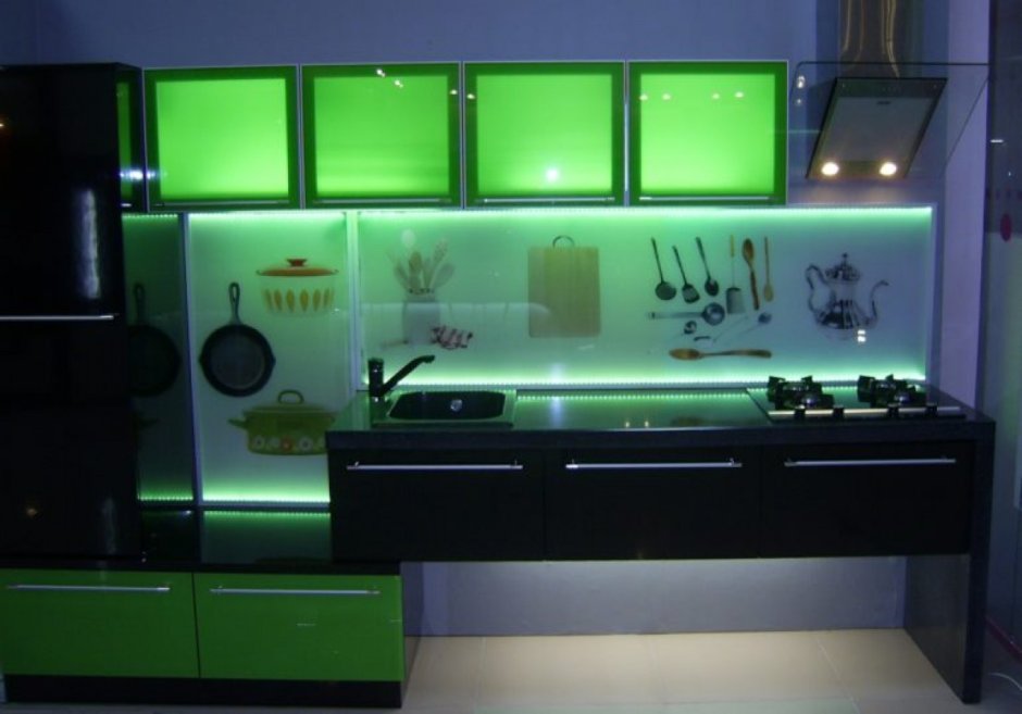 Шкаф для посуды на кухню