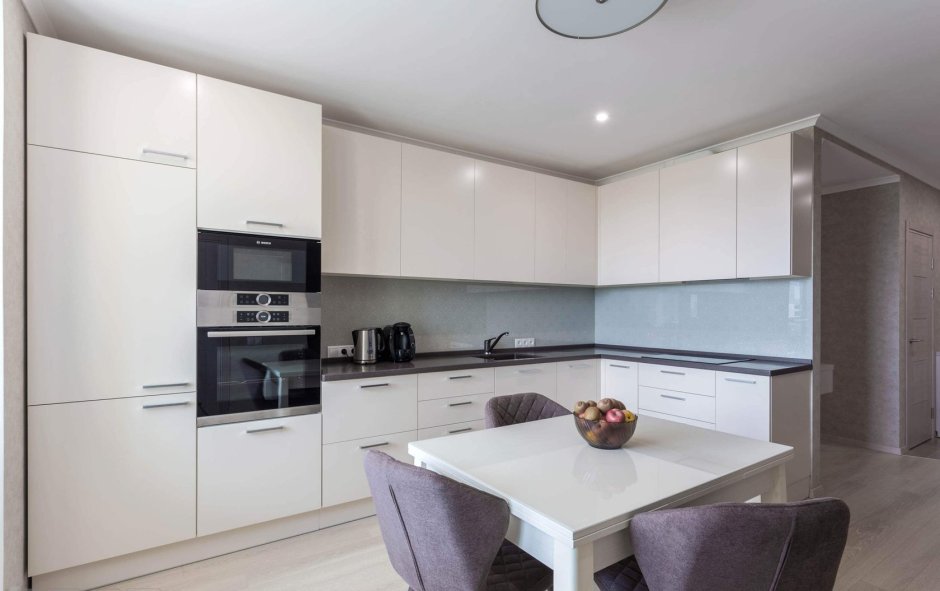 Кухня угловая белая