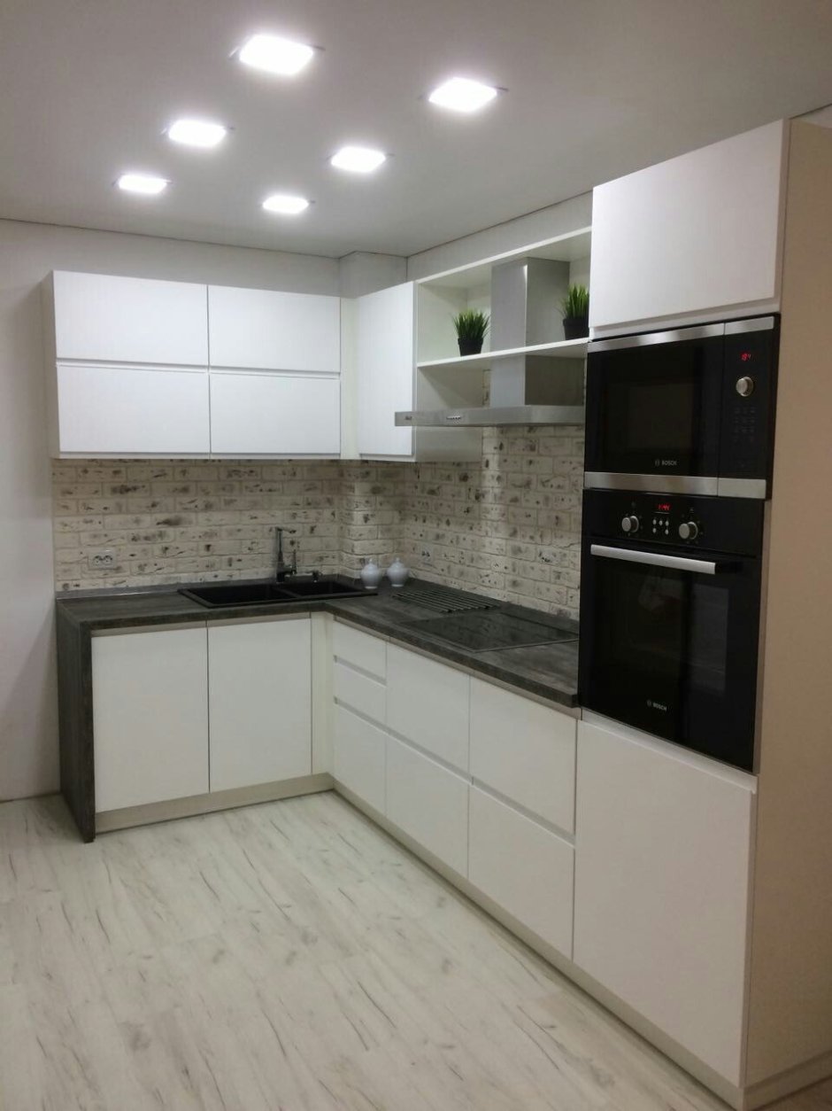 Кухни белые глянцевые угловые