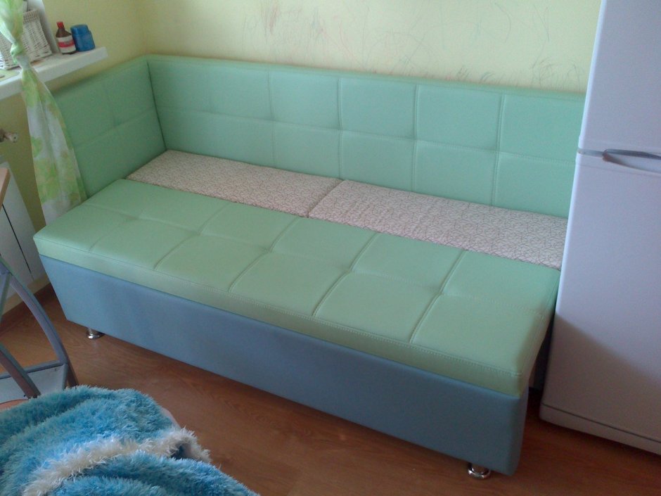 Кухонный угловой диван Домино со спальным местом