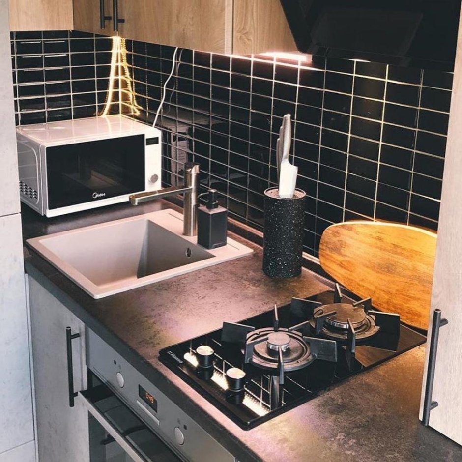 Двухкомфорочная плита в интерьере кухни
