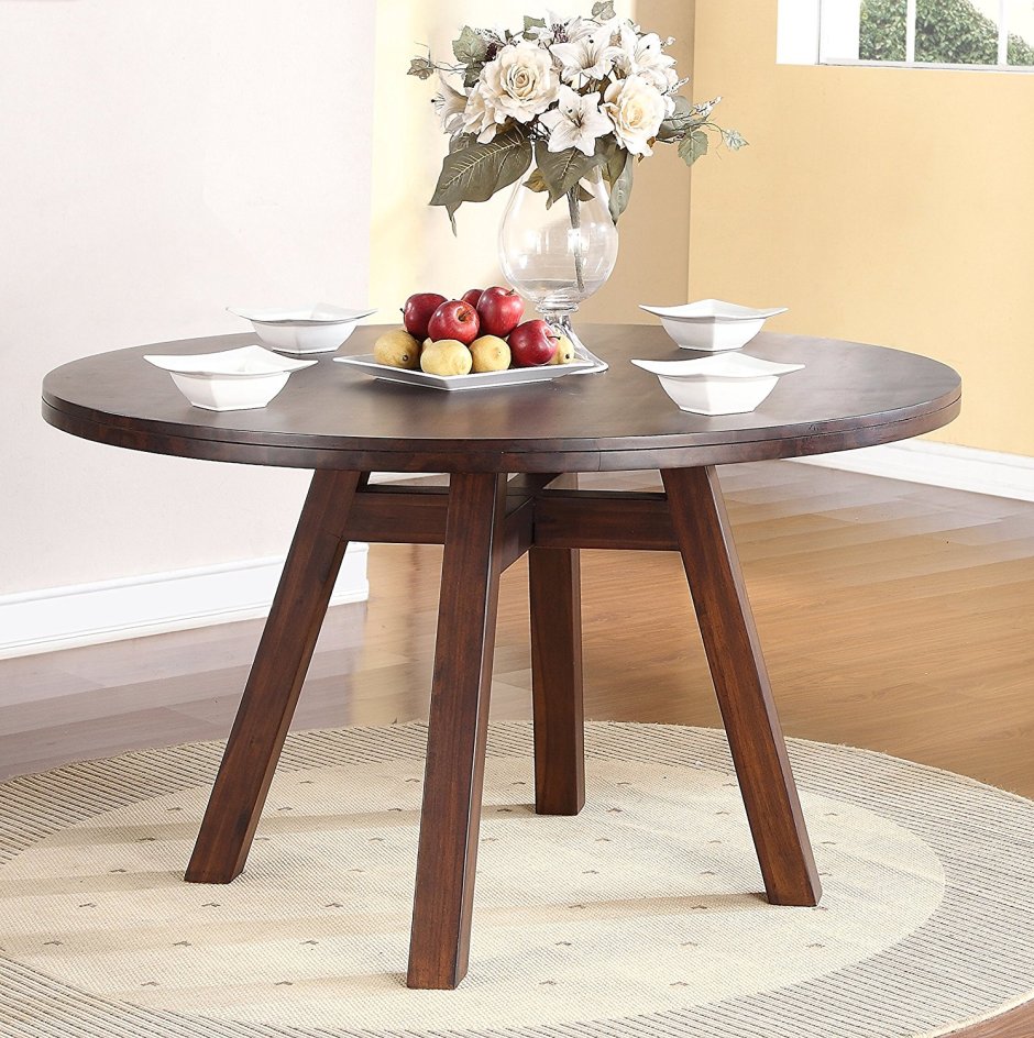 Серый деревянный круглый стол