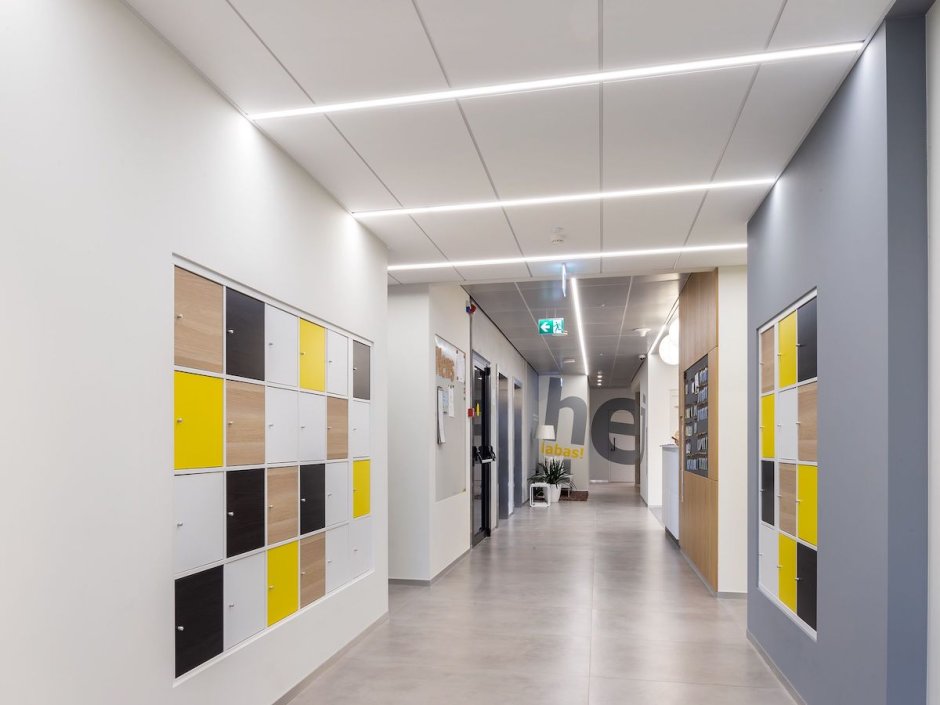 Прихожая в неоклассическом стиле