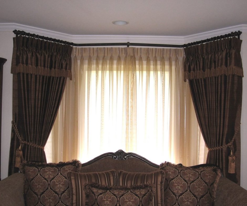 Шторы на угловое окно