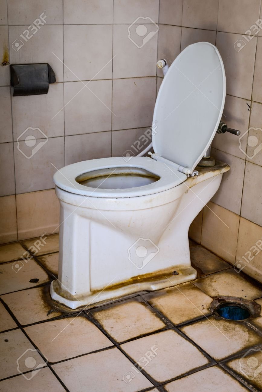 Старый Советский туалет