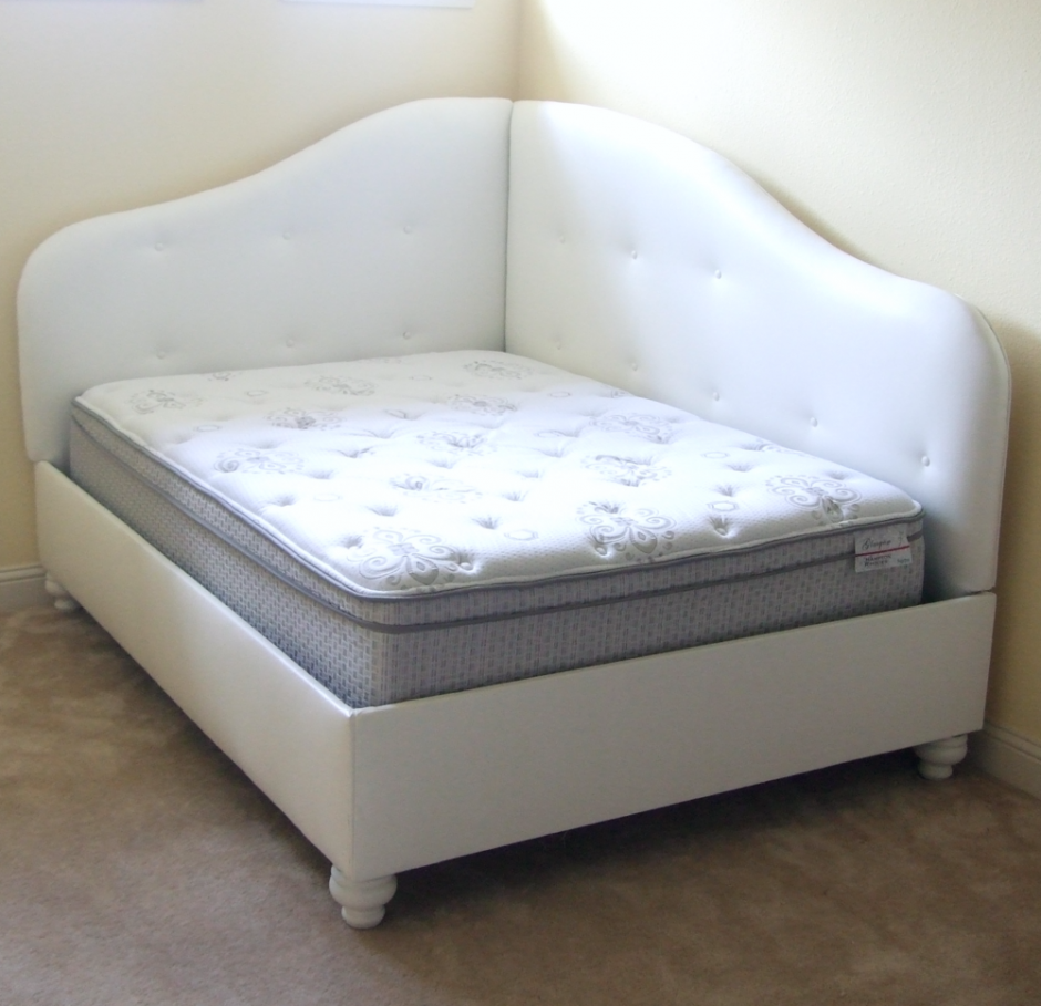 Кровать-диван Corner Timo Upholstered Bed 2