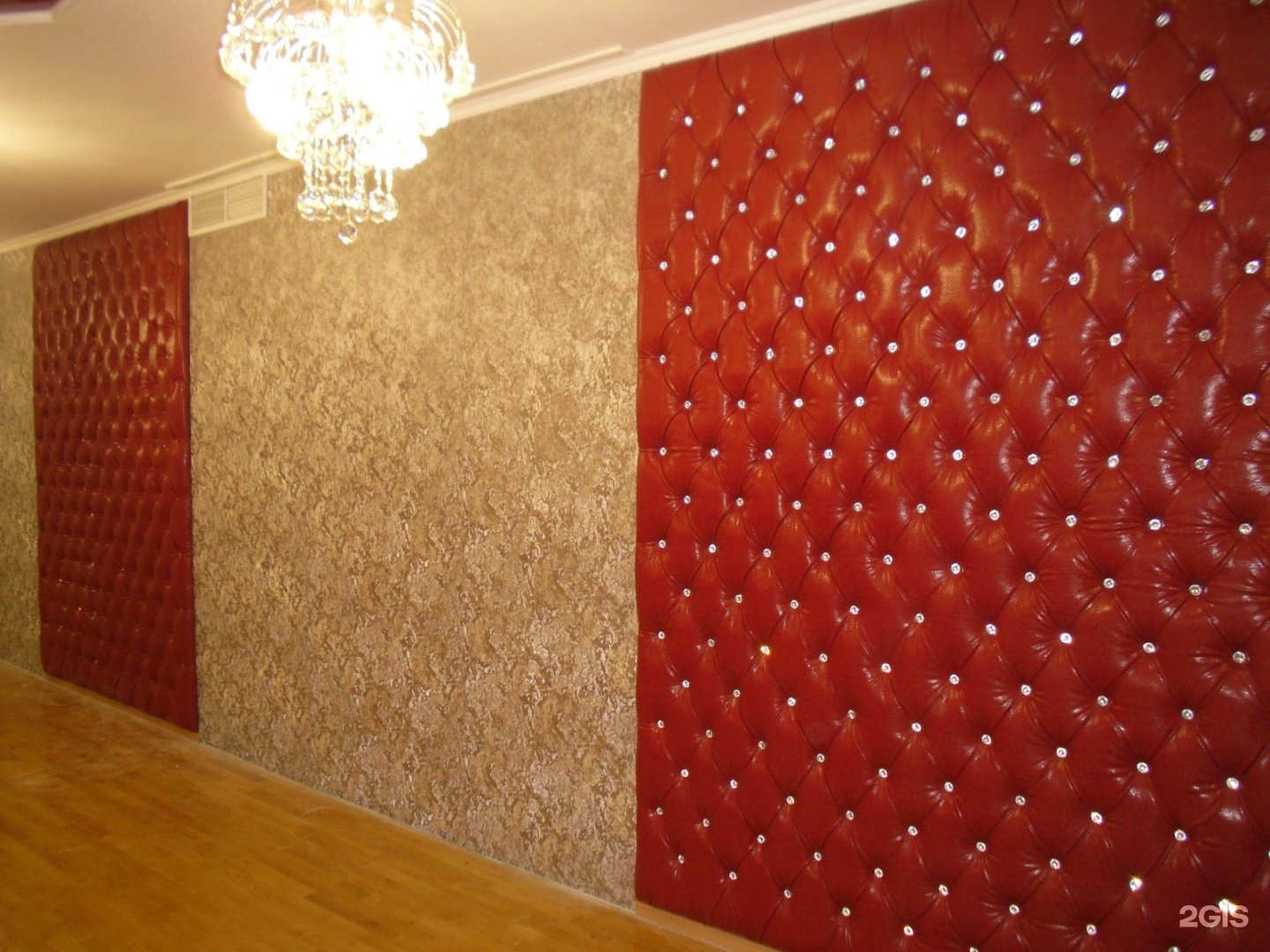 Обтянуть стены. Декоративные панели для стен для внутренней отделки. Тканевые панели для стен. Обивка стен тканью. Тканевые отделочные панели.