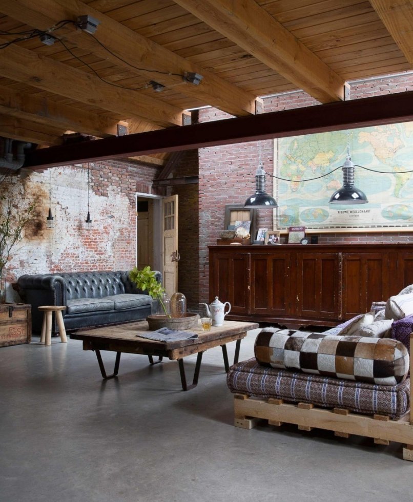 Деревянный потолок в стиле лофт