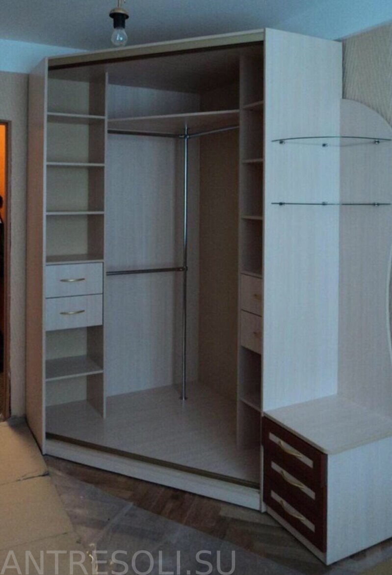 Шкаф Ланкастер угловой гардеробный