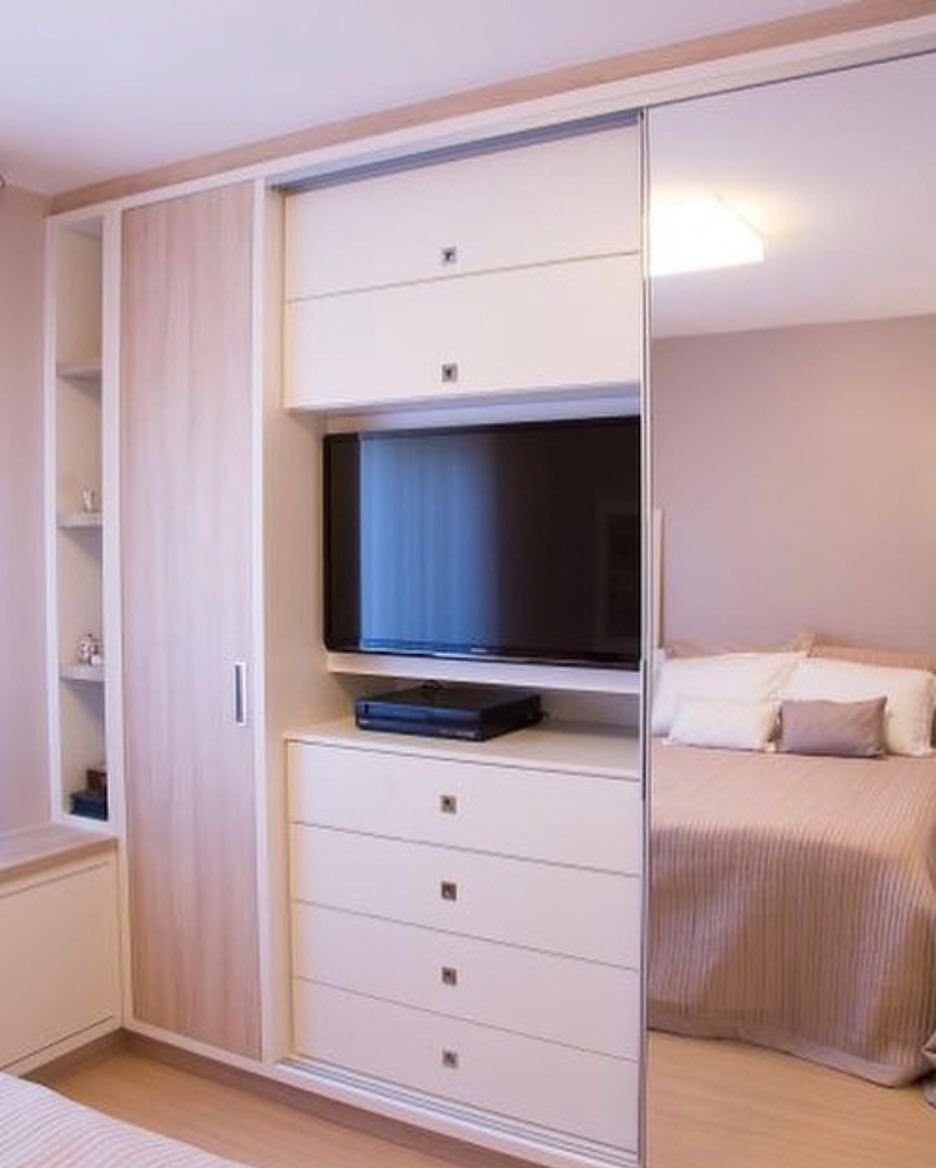Шкаф купе с телевизором