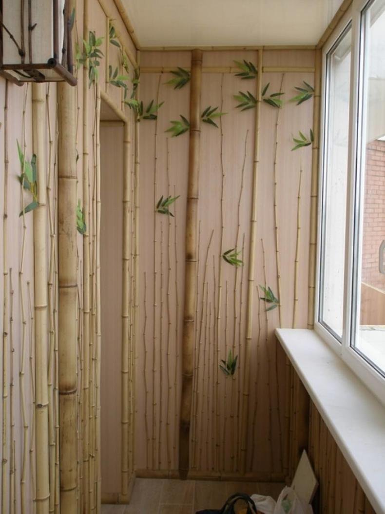 Бамбуковое полотно в интерьере прихожей
