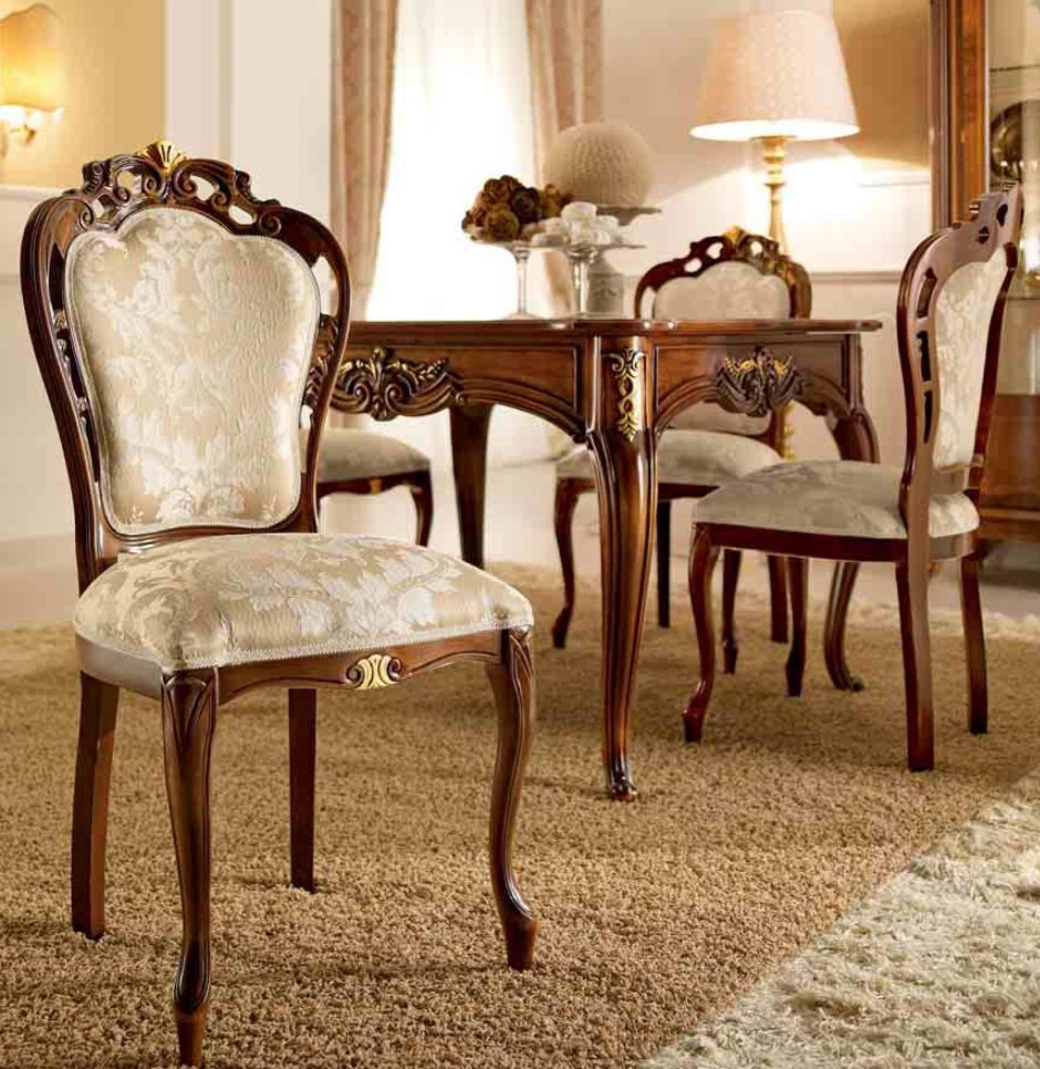Стол обеденный в стиле Людовика 16