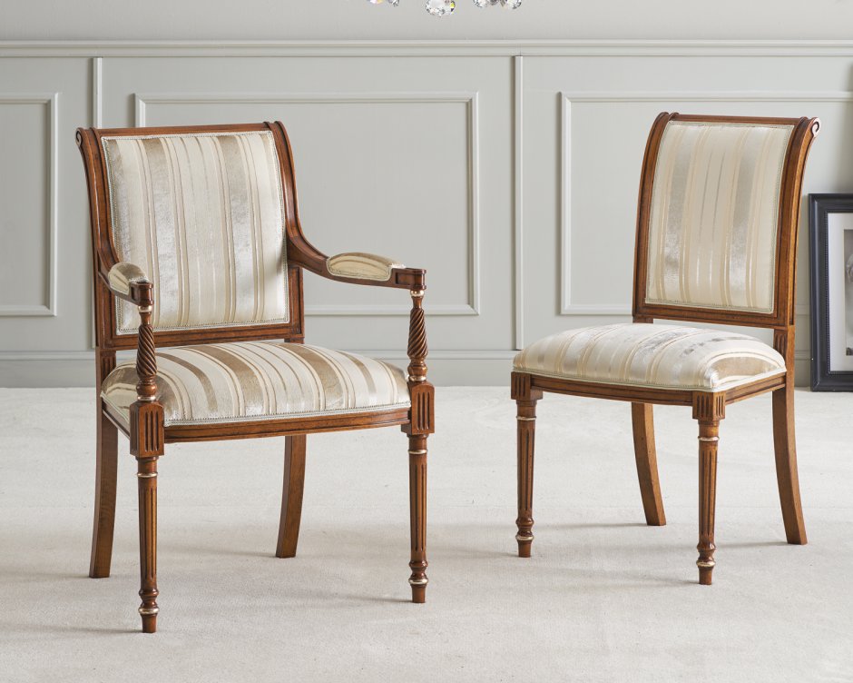 Консоль с зеркалом в прихожую