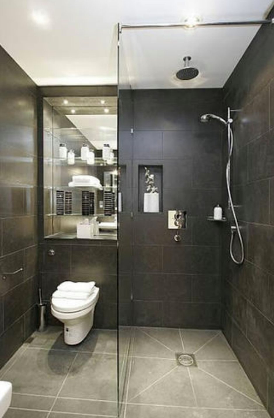 Туалетная комната с душем