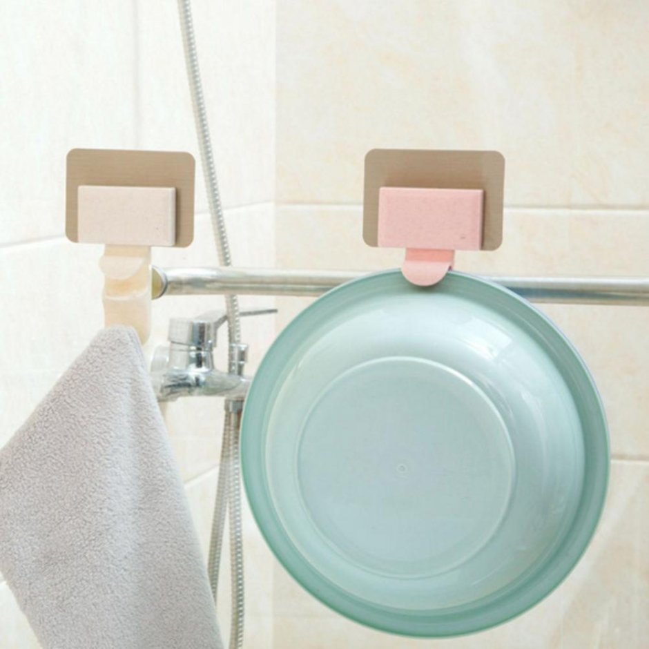 Пластиковый стульчик для ванной