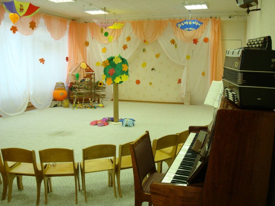 Шторы в детский сад в актовый зал