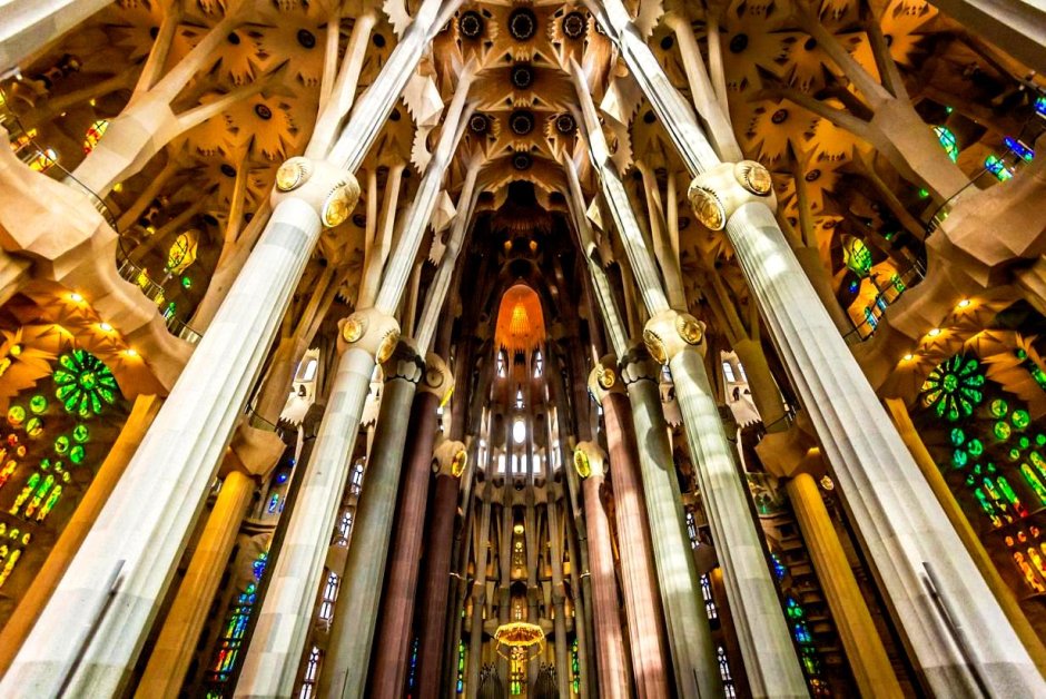 Храм Святого семейства Барселона фасад страстей