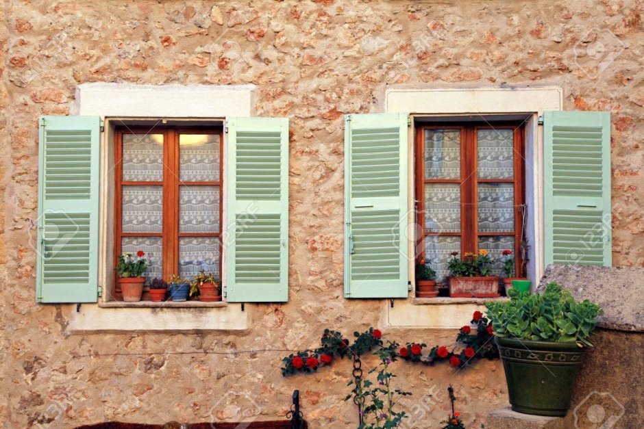 Французское окно со ставнями