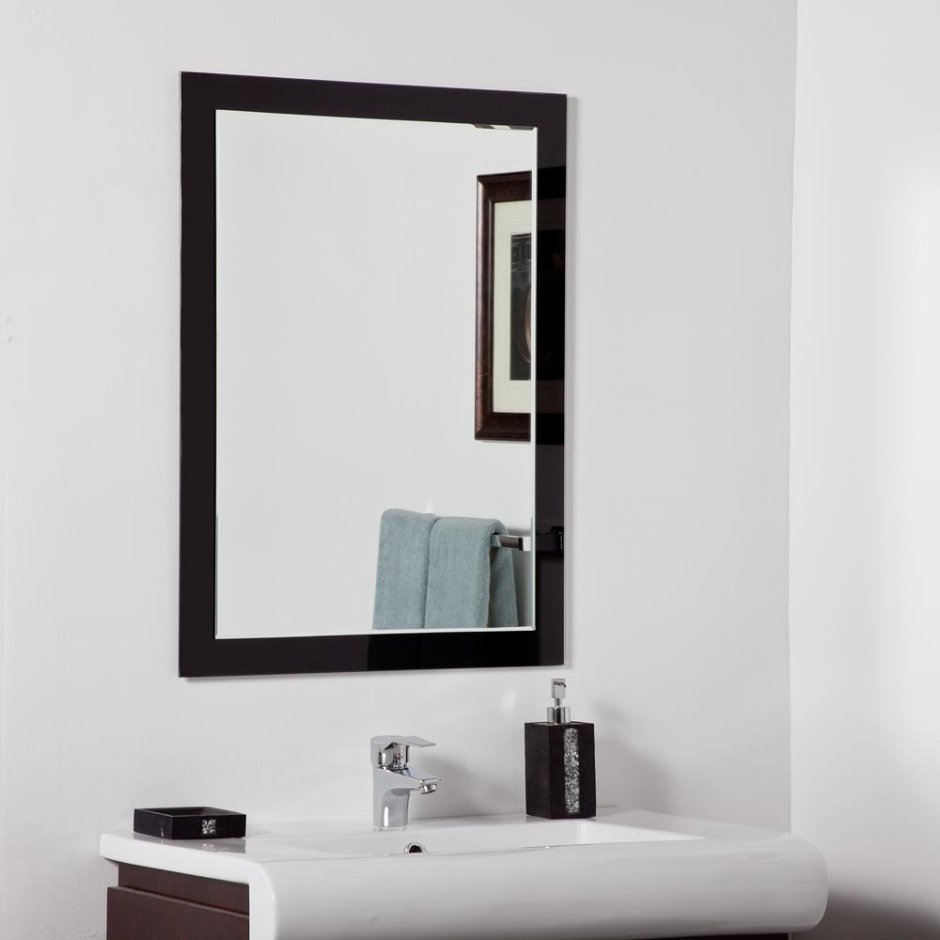 Зеркало с черной рамкой для ванных комнат