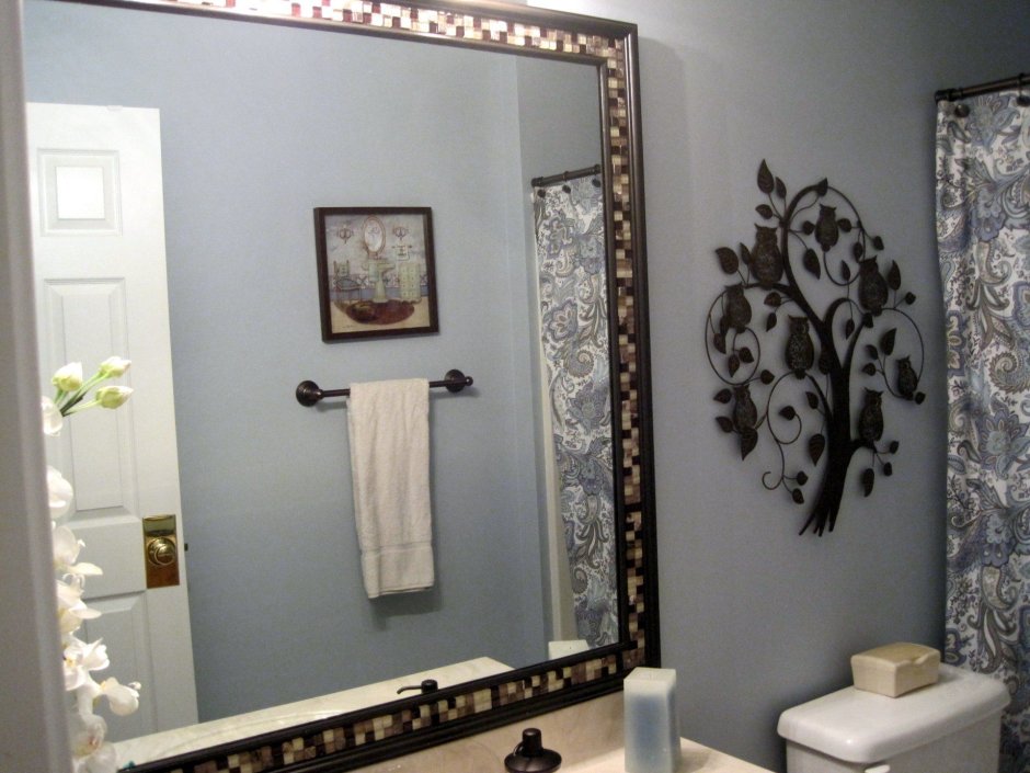Декорирование зеркала в ванной