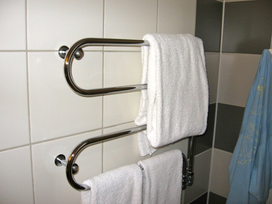 Крепеж сушилки для полотенец в ванную