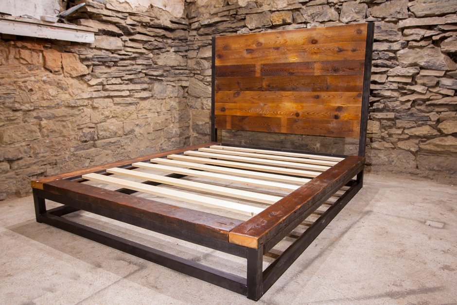 Кровать из массива в стиле лофт