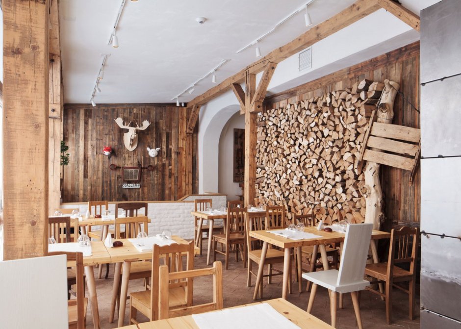Кафе в деревянном стиле