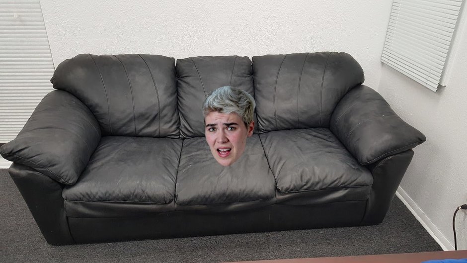 Кожаный диван кастинг