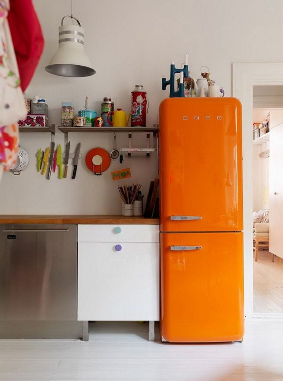 Смег холодильник в интерьере кухни