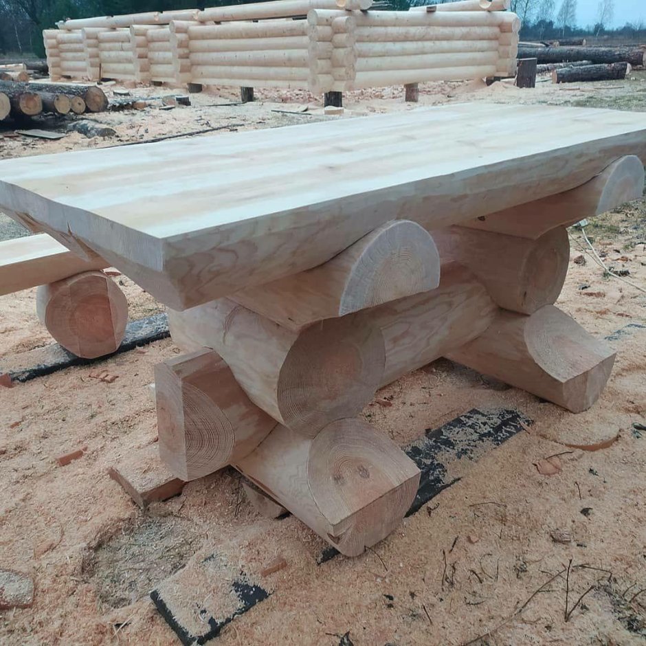 Рубленый стол из бревна