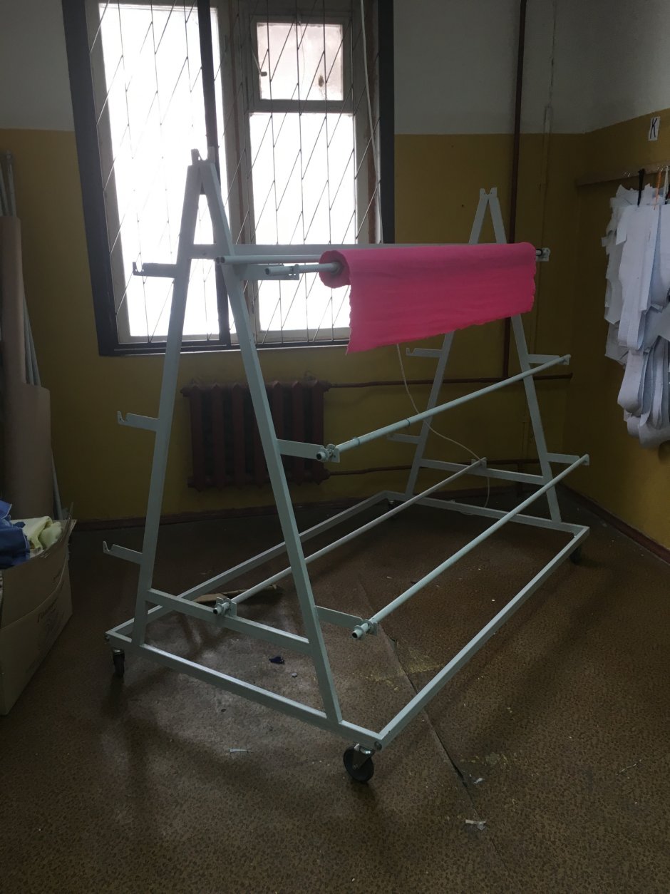 Размоточное устройство для ткани