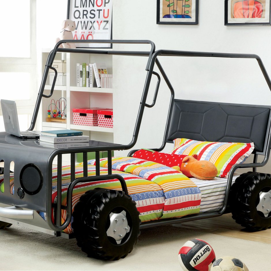 Детская кровать на колесиках
