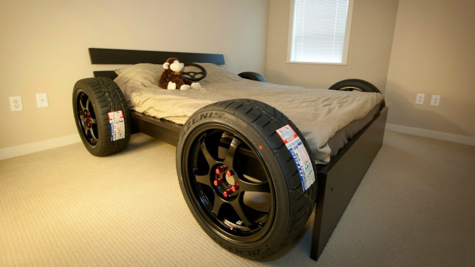 Кровать на колесиках