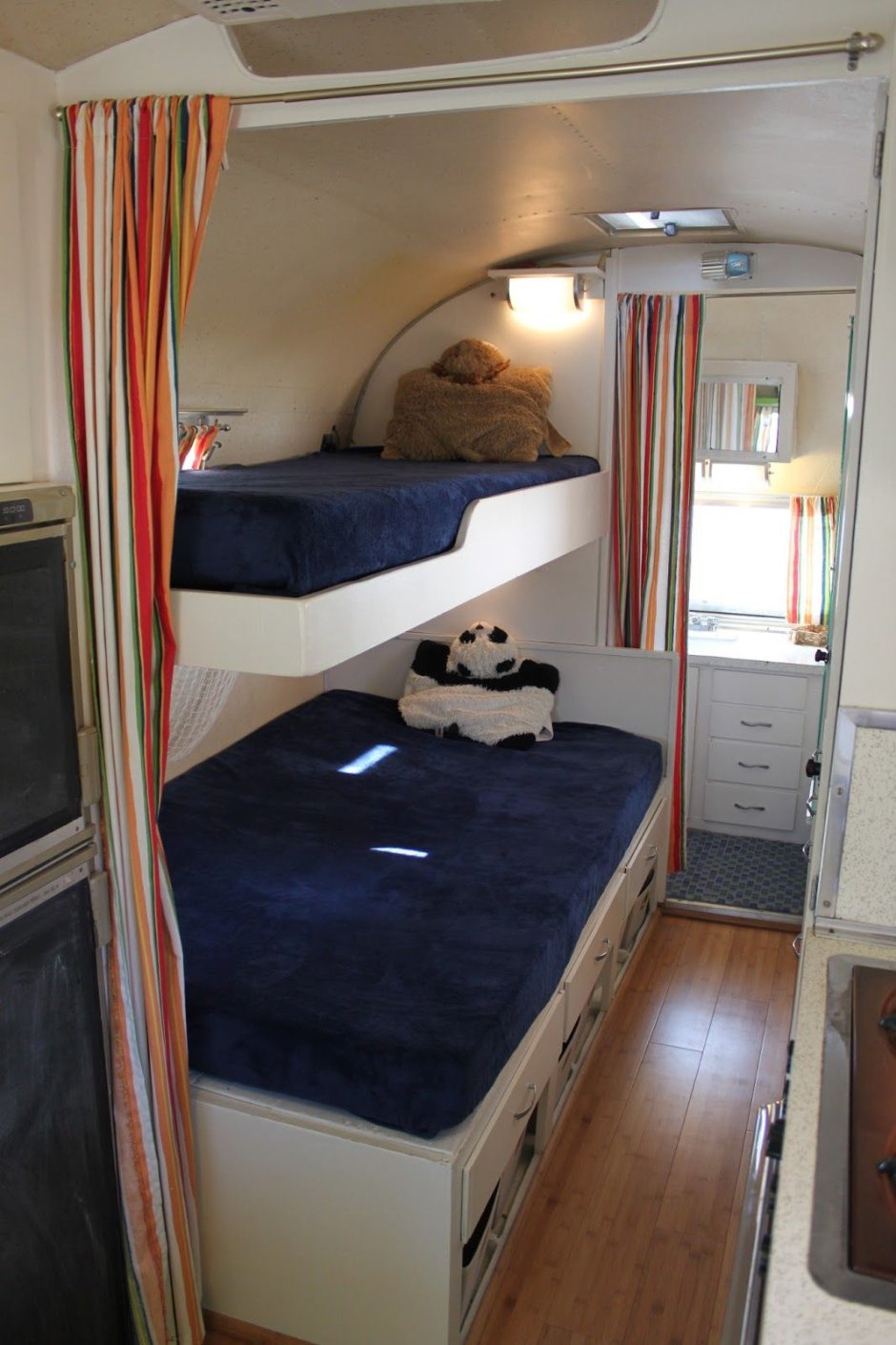 Автодом Fendt двухъярусная кровать