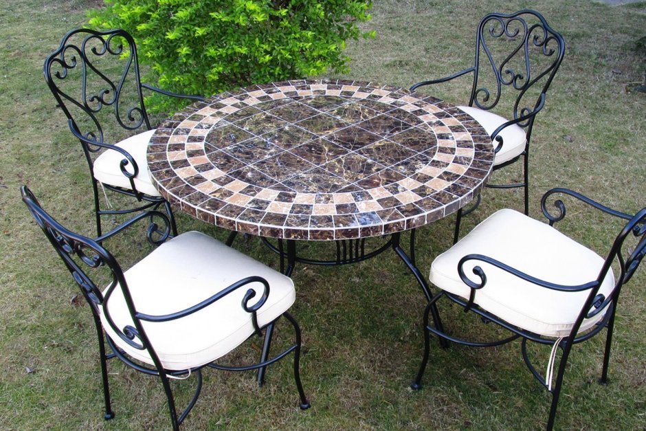 Садовый столик из металла