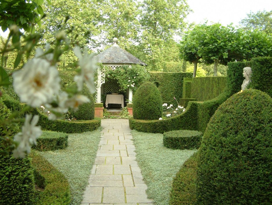 Живая изгородь в английском саду