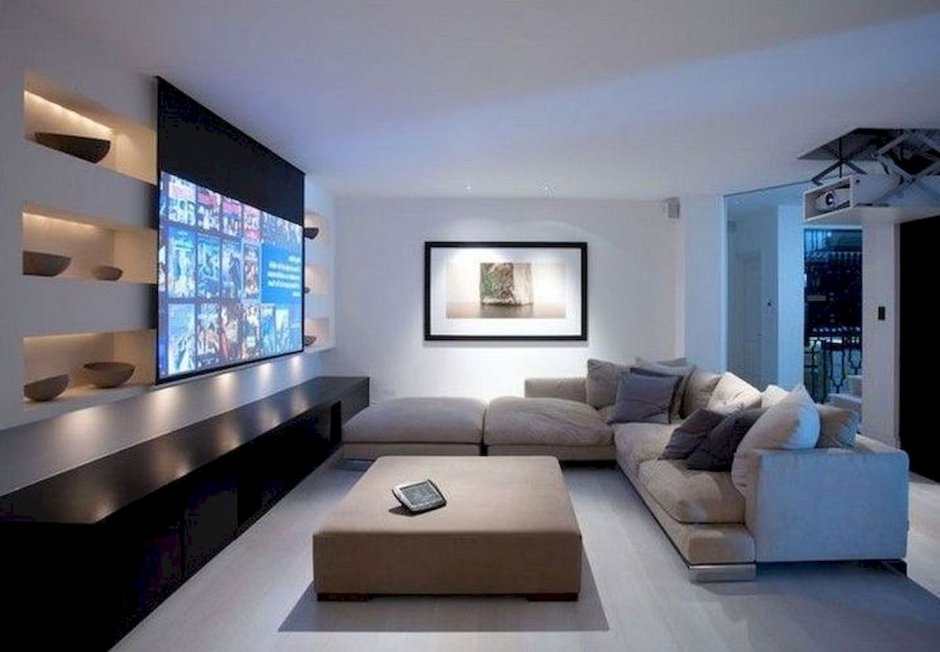 Комната с диваном и телевизором