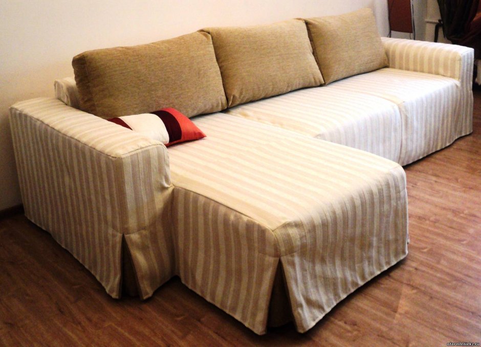 Современный угловой диван светлый мягкий