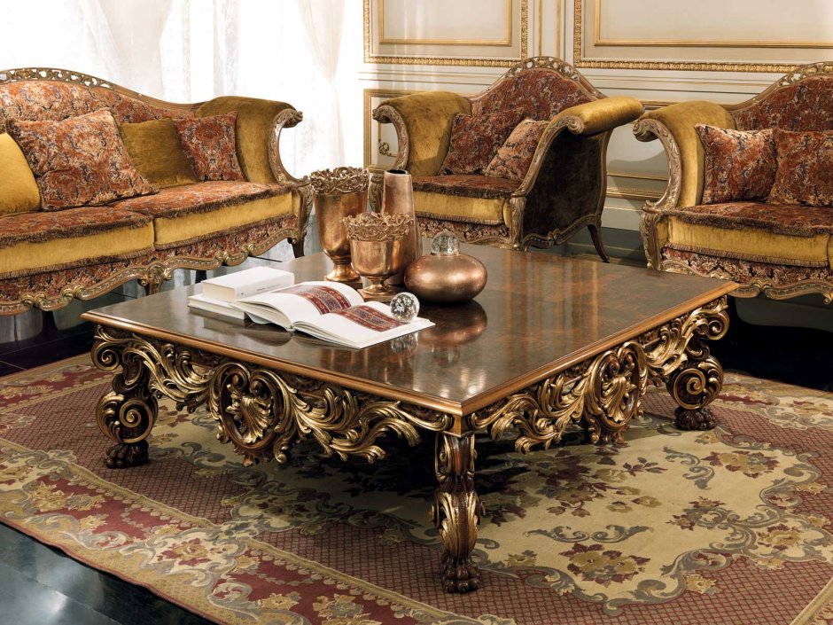 Журнальный столик классический